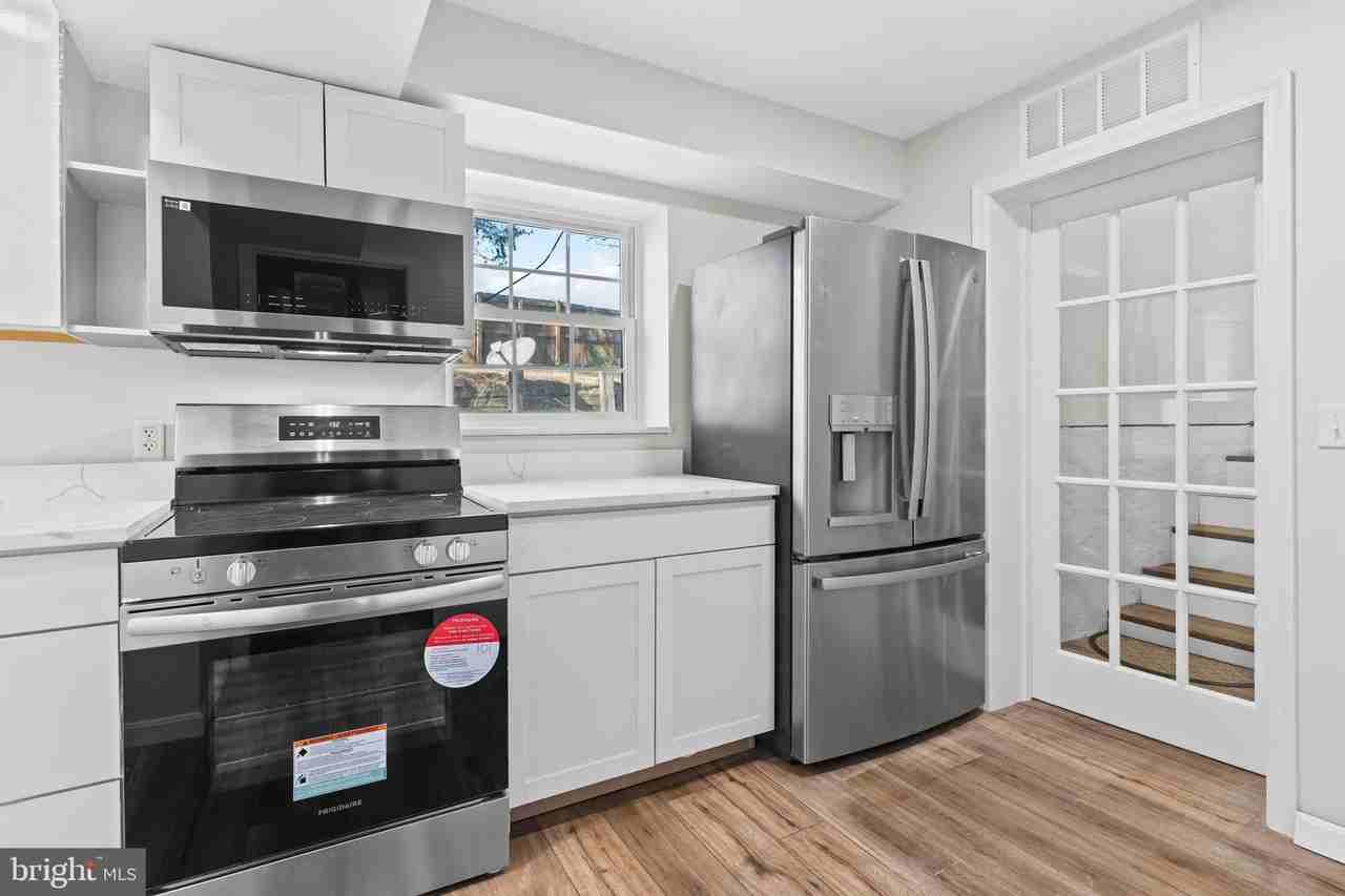 46520 Rosewood Dr - Photo 5 of 34