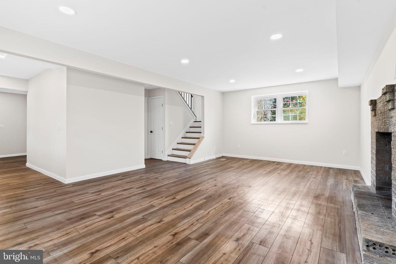 46520 Rosewood Dr - Photo 6 of 34