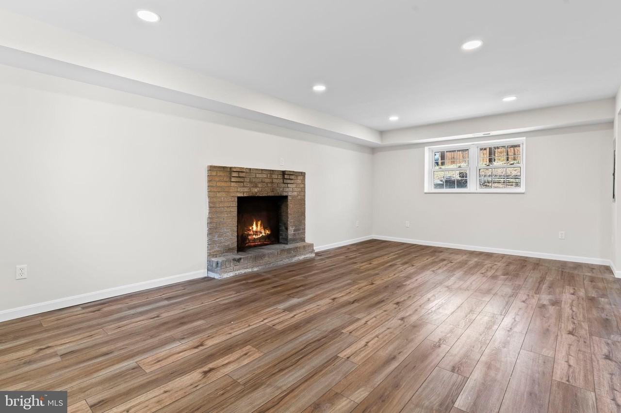 46520 Rosewood Dr - Photo 7 of 34