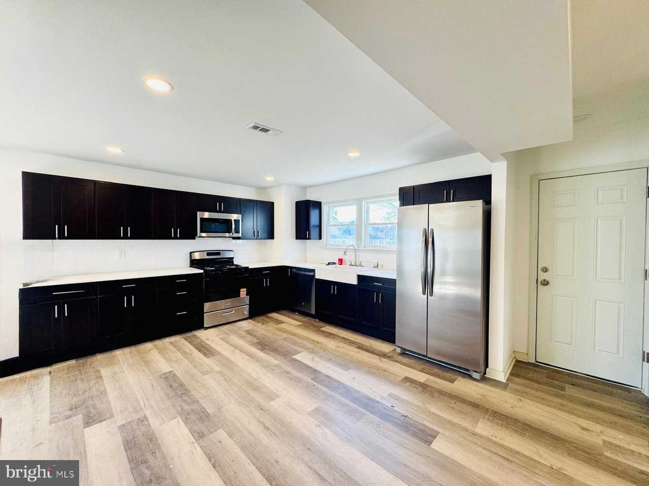 552 Merchant St - Photo 3 of 15