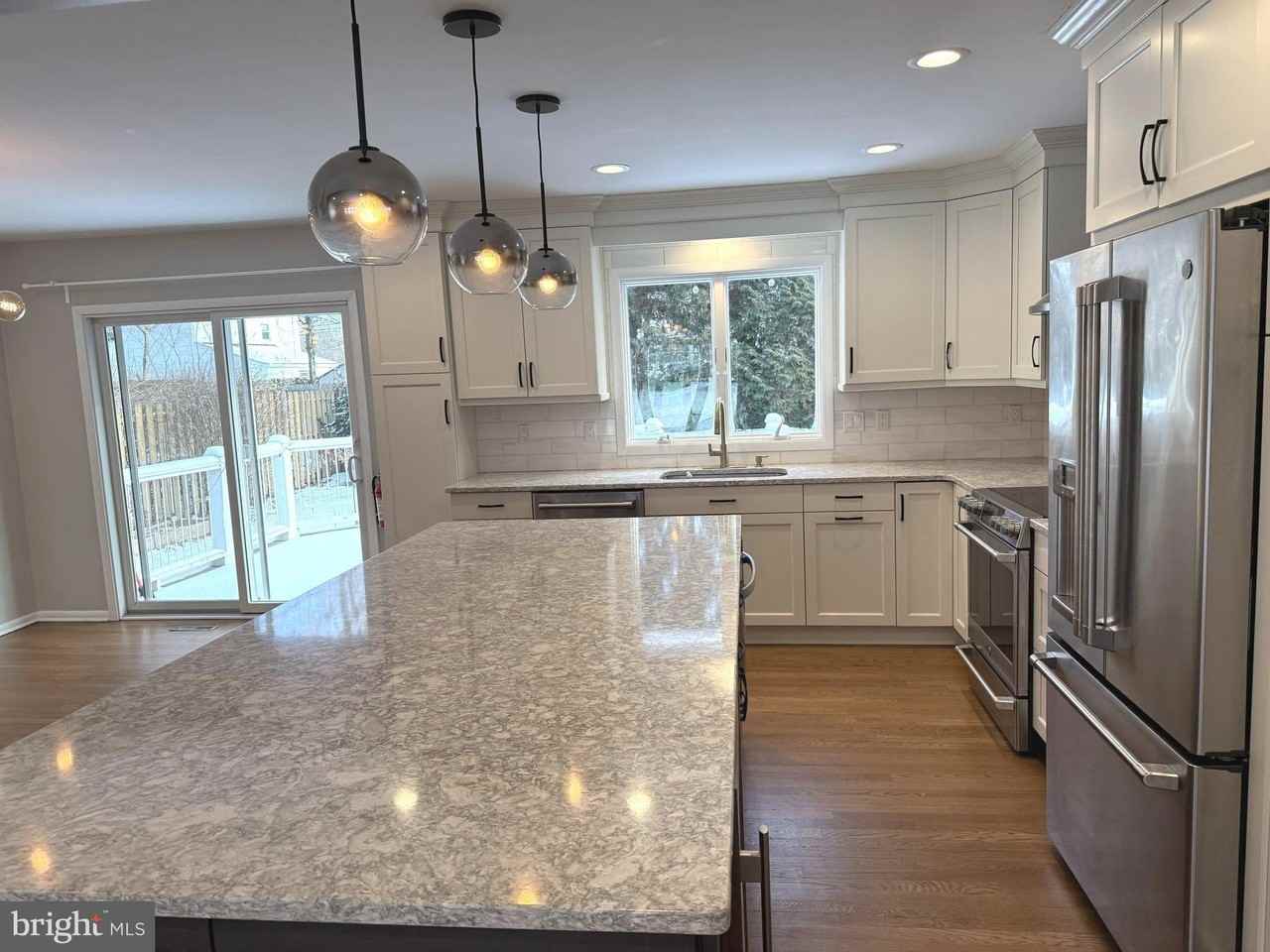 21 Forester Dr - Photo 3 of 31