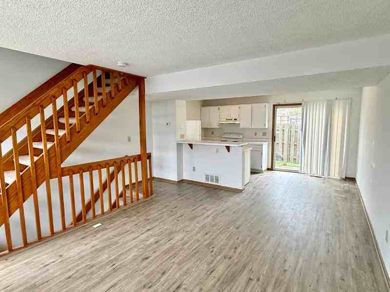 5073 Singleton Dr - Photo 2 of 14