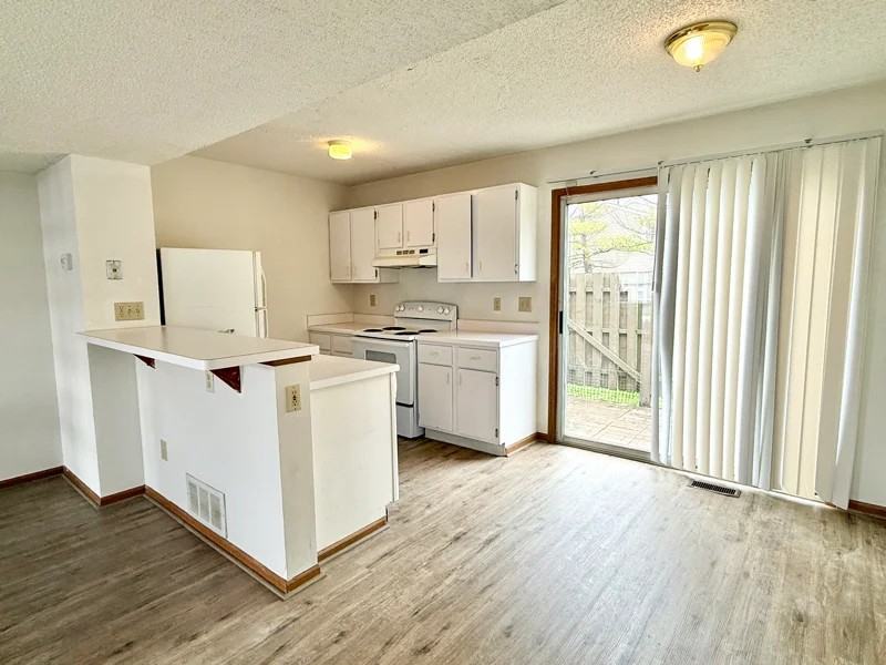 5073 Singleton Dr - Photo 4 of 14