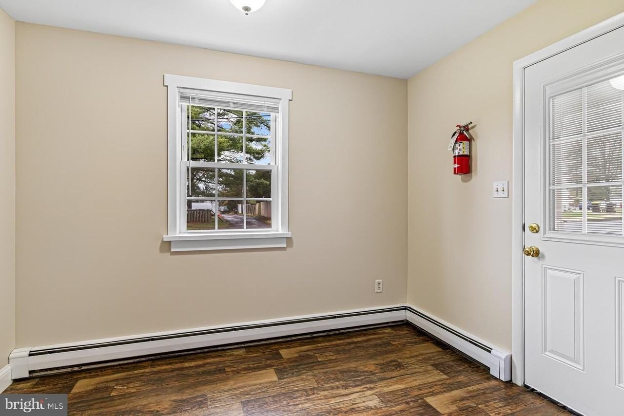 429 Edgemont Ave - Photo 6 of 20