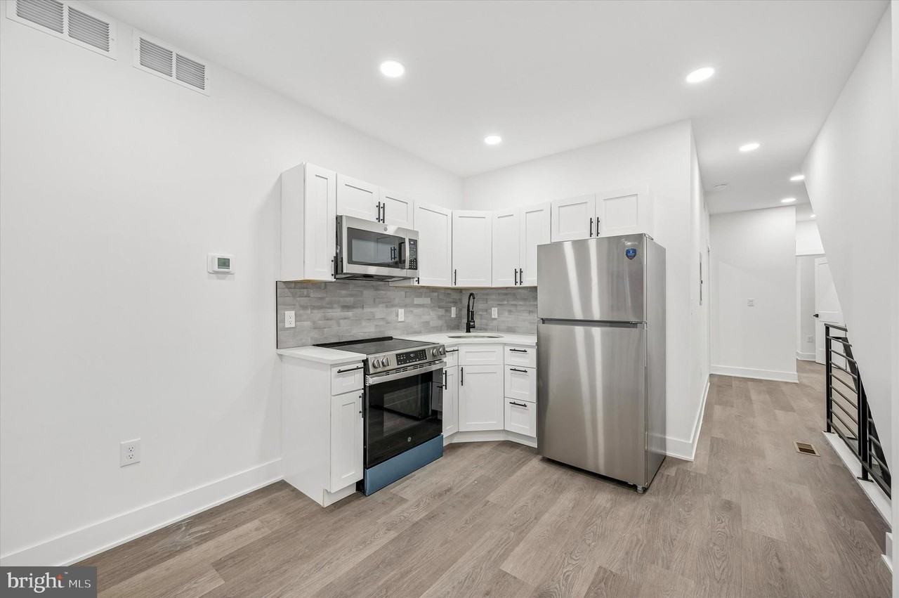 5719 Cambridge St Unit 1 - Photo 3 of 19