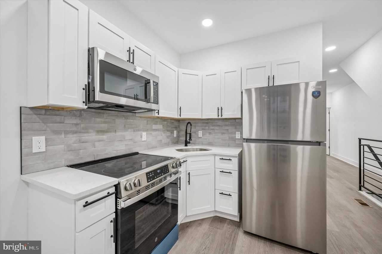 5719 Cambridge St Unit 1 - Photo 4 of 19