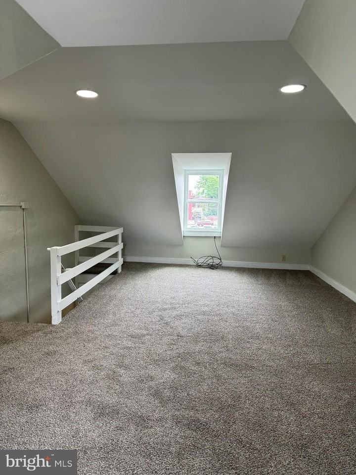 107 S Queen St Unit 2 - Photo 5 of 8