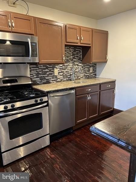 138 S Queen St Apt 2 - Photo 3 of 7