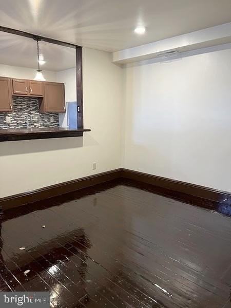 138 S Queen St Apt 2 - Photo 5 of 7