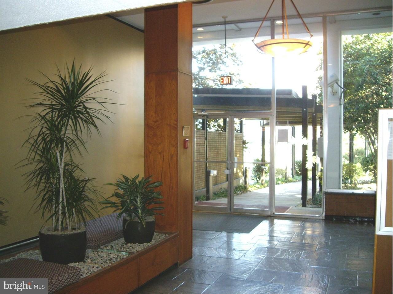 2030 N Adams St Apt 1008 - Photo 3 of 26