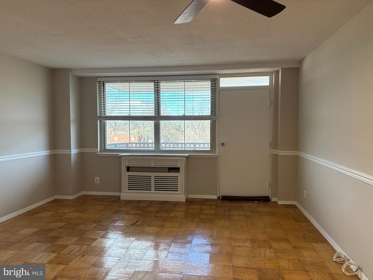 2030 N Adams St Apt 1008 - Photo 6 of 26