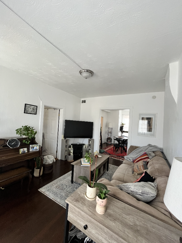 2557 Grove St - Photo 2 of 15