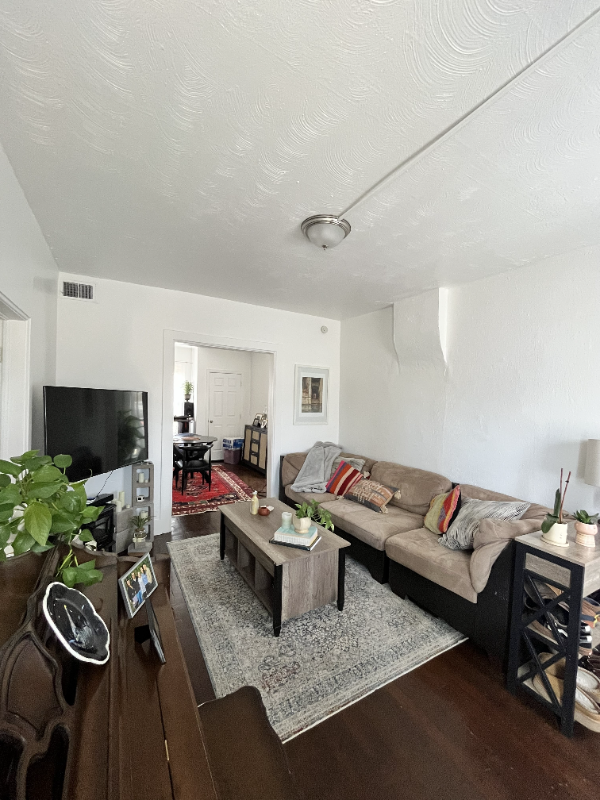 2557 Grove St - Photo 3 of 15