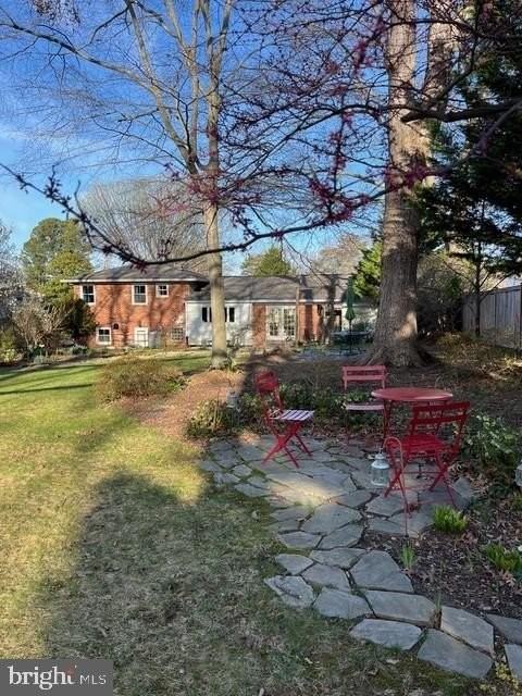 1329 N Ivanhoe St - Photo 7 of 11