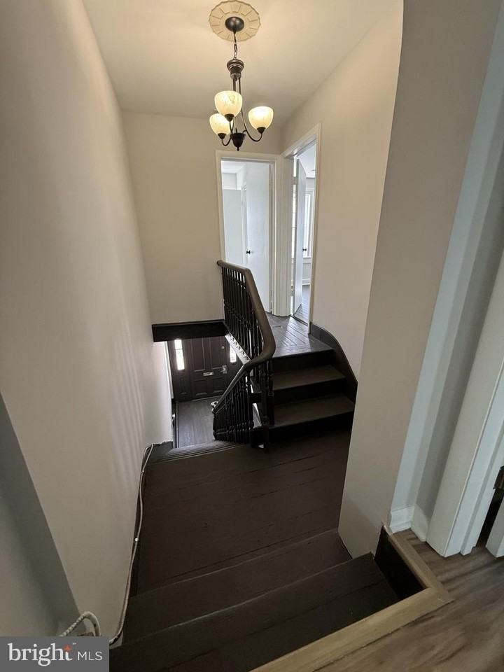 510 Caroline St Unit B - Photo 5 of 22