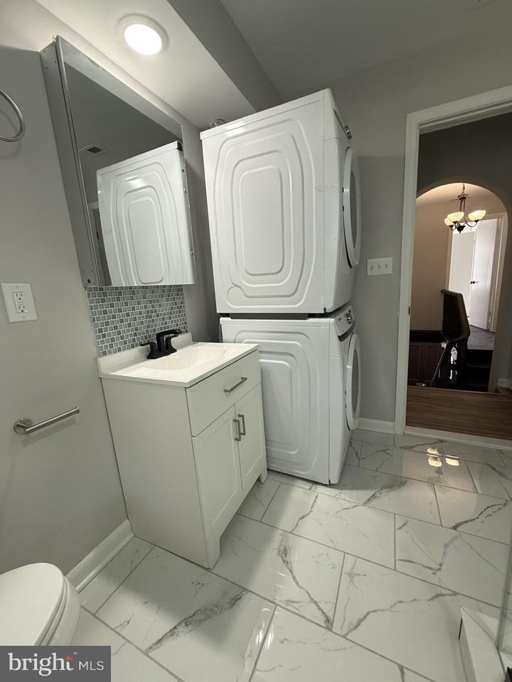 510 Caroline St Unit B - Photo 7 of 22