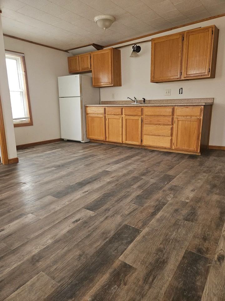 Paul Ave S - Photo 2 of 16