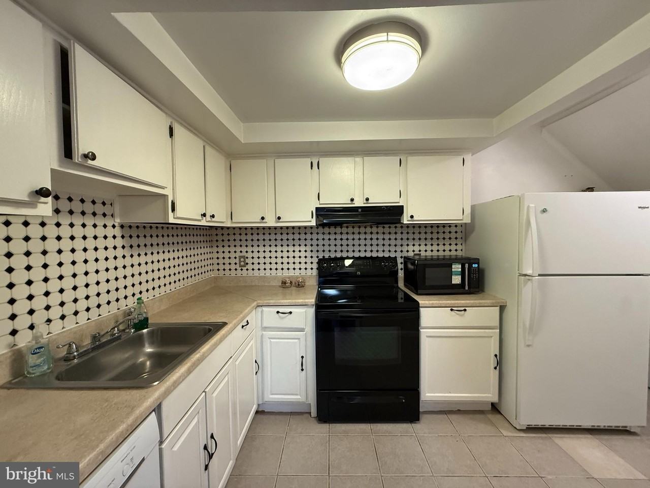 8766 Walutes Cir Unit D #D - Photo 2 of 15