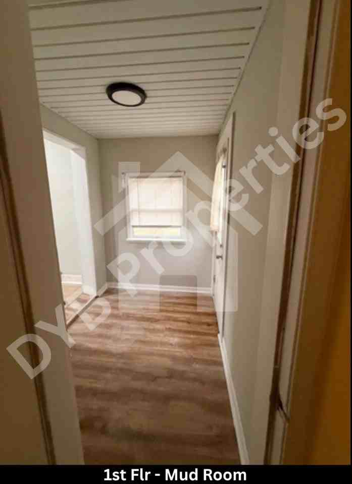 56 Kent Ln - Photo 3 of 16