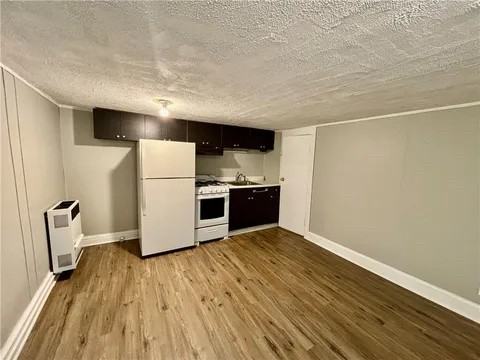 89 N Main St - Photo 2 of 10