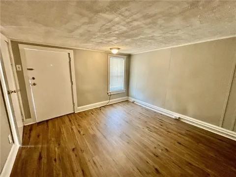 89 N Main St - Photo 3 of 10