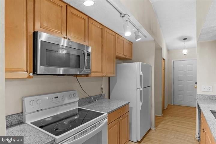 8406 Rainbow Bridge Ln - Photo 5 of 8