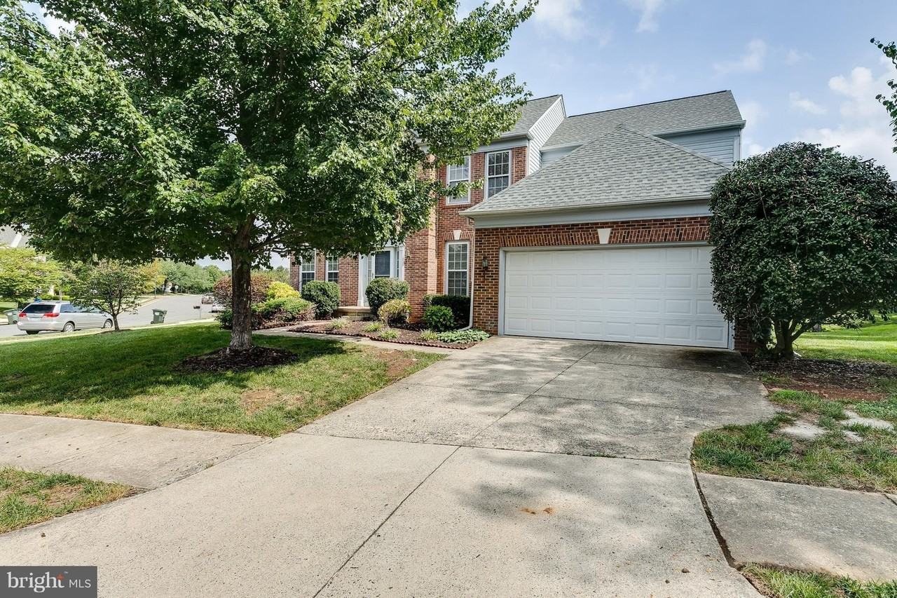 12798 Thacker Hill Ct - Photo 3 of 30