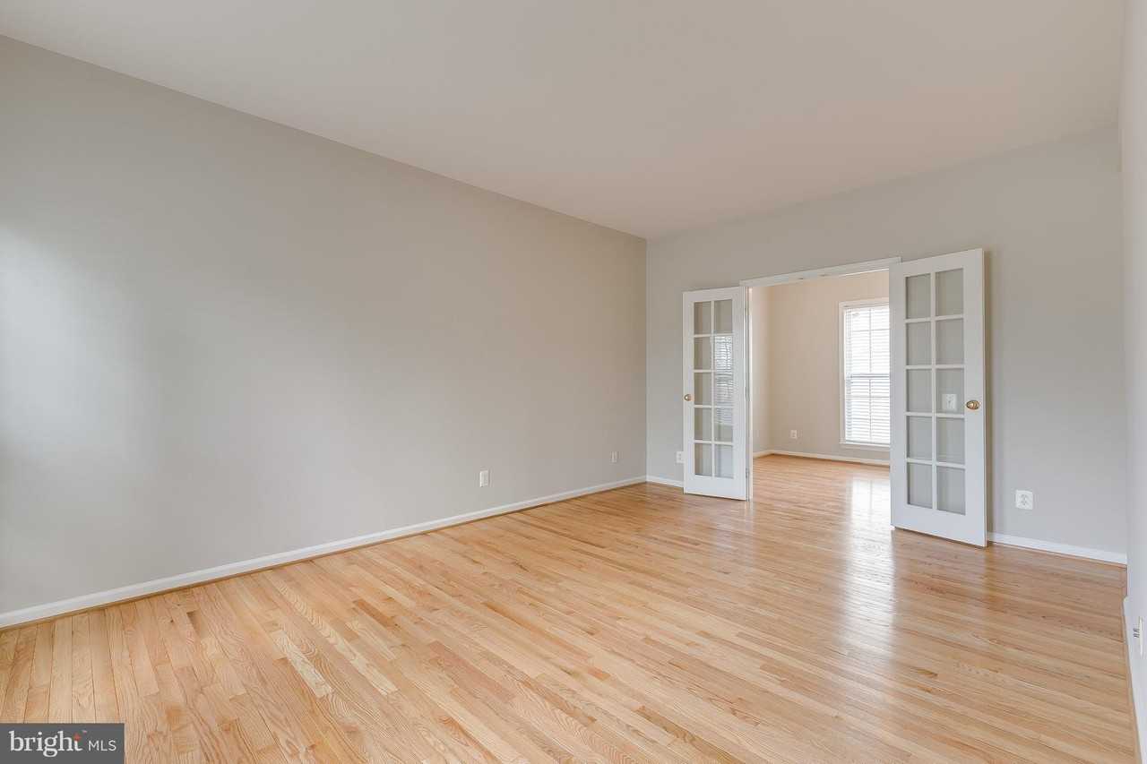 12798 Thacker Hill Ct - Photo 6 of 30