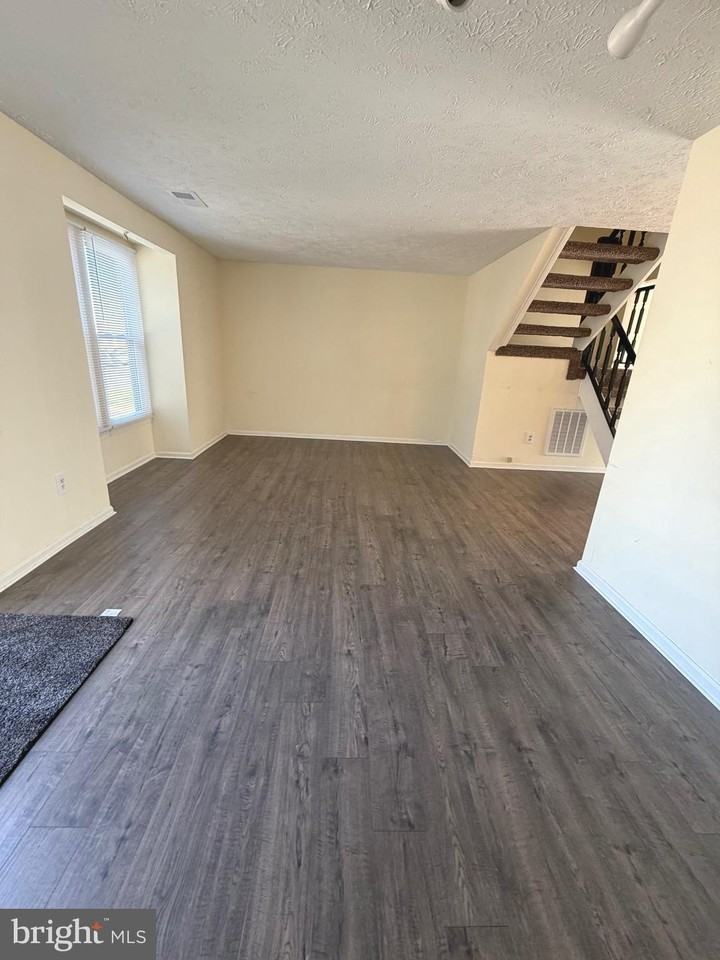 4715 Still Pl - Photo 5 of 17