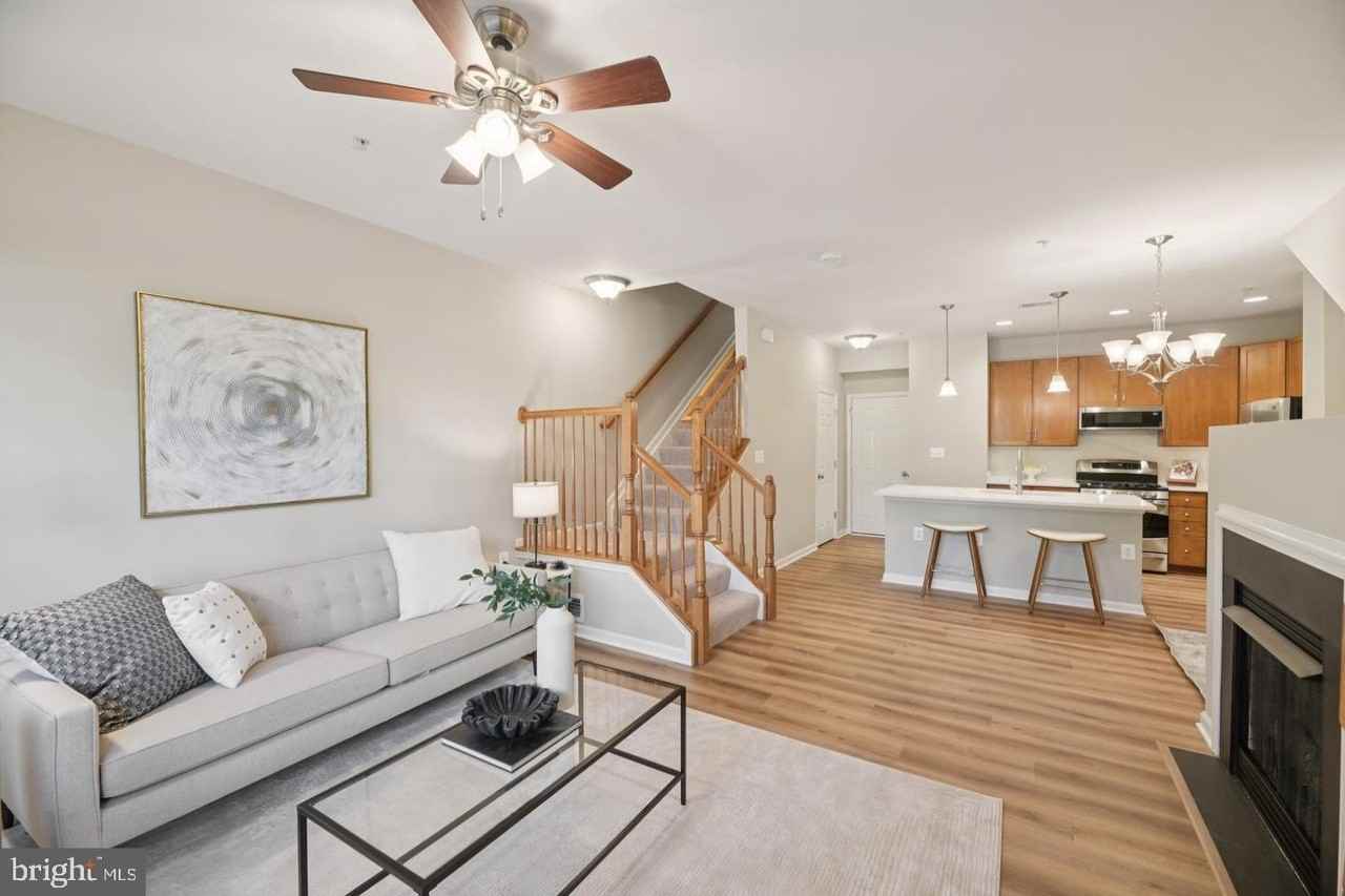 6103 Aster Haven Cir - Photo 3 of 33