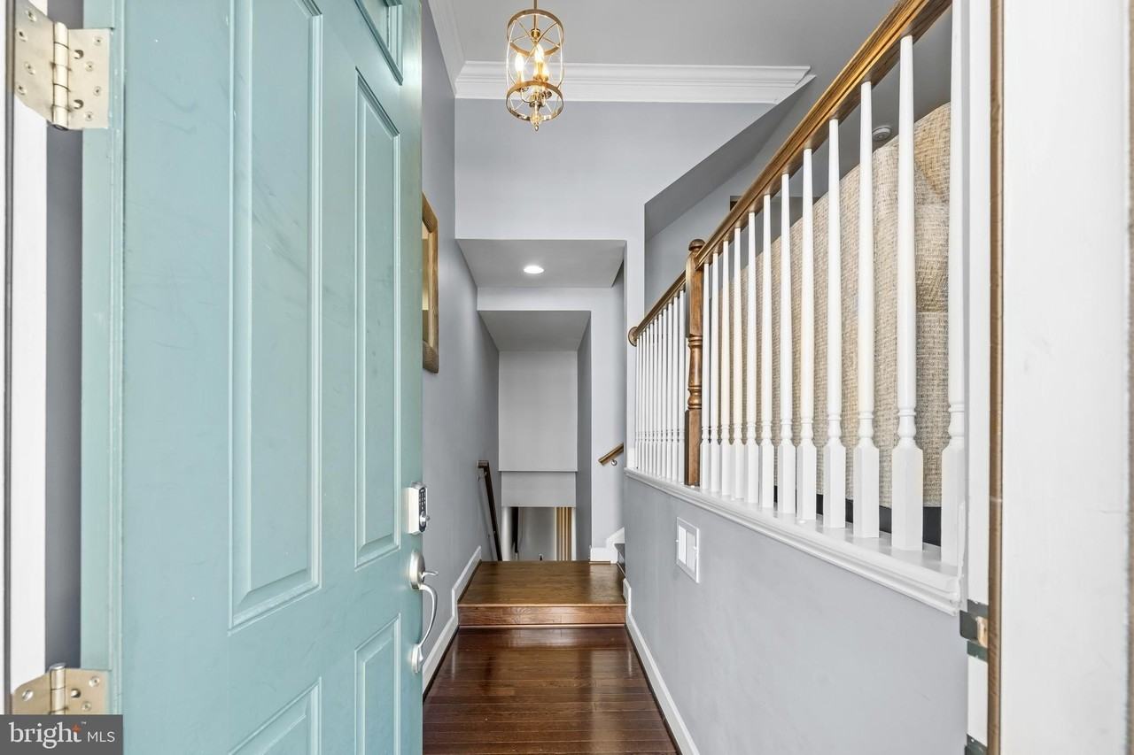 16729 Shackleford Way - Photo 3 of 50