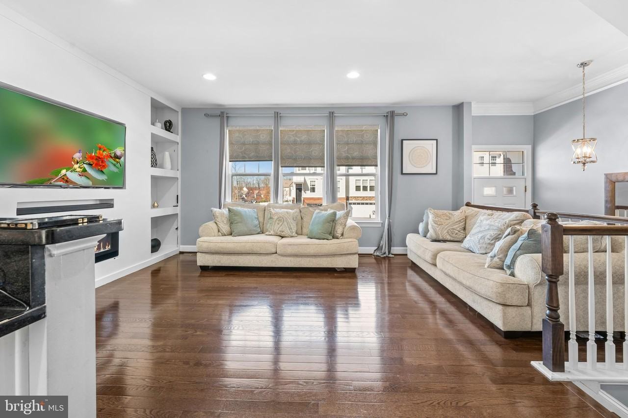 16729 Shackleford Way - Photo 5 of 50