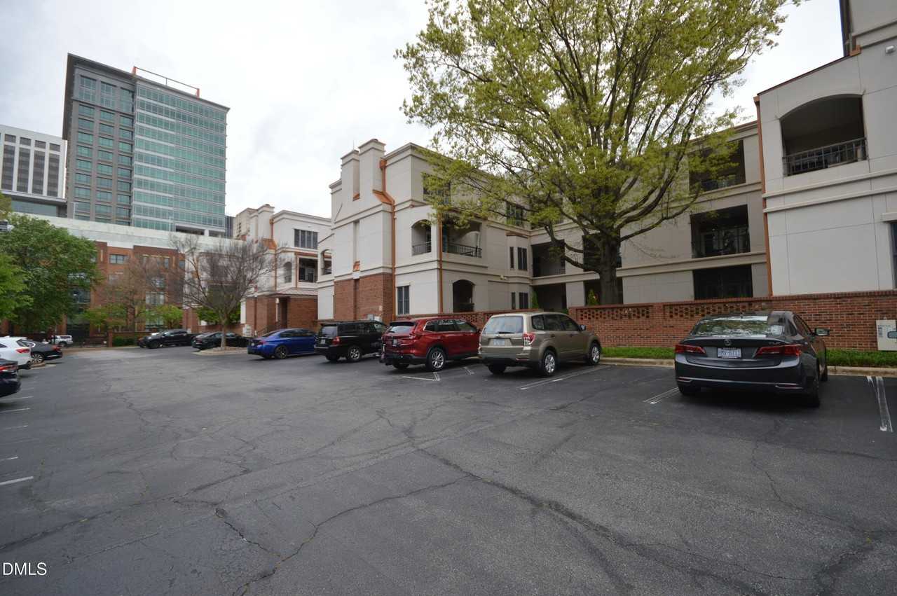 236 E Davie St - Photo 3 of 22