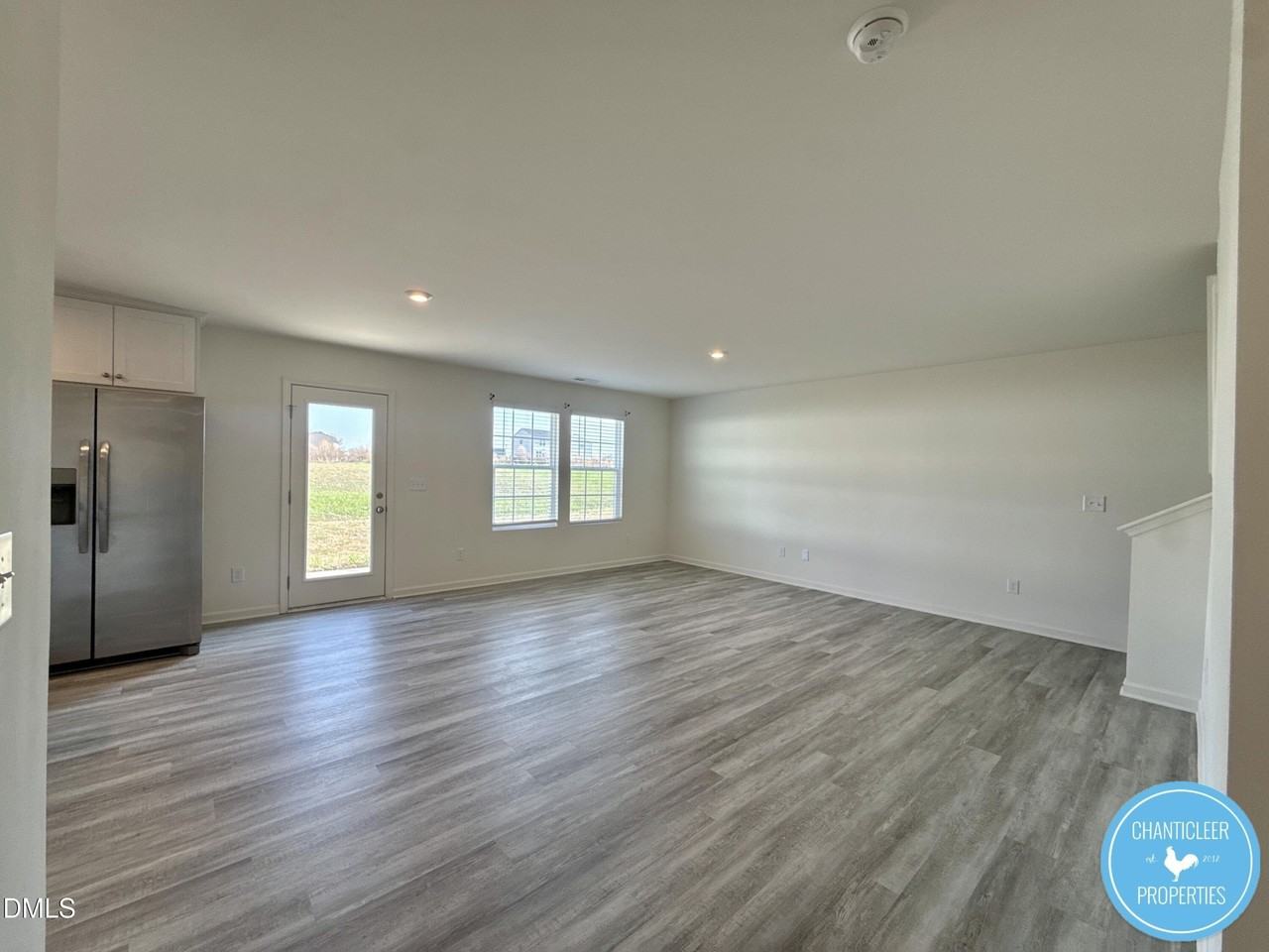 49 Suhani Ln - Photo 7 of 36