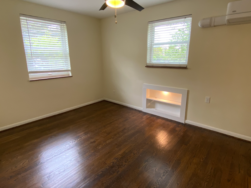 2050 Francis Ln - Photo 3 of 17