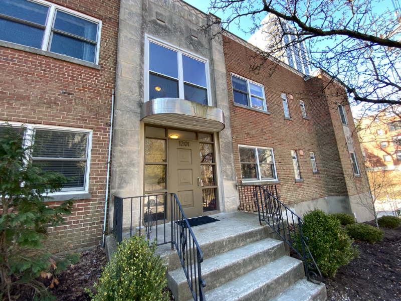 2050 Francis Ln - Photo 7 of 17