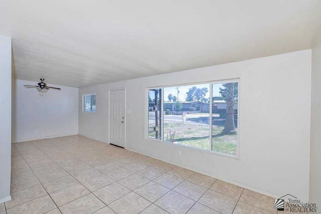 1902 W 18th St - Photo 3 of 17