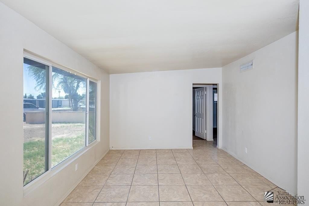 1902 W 18th St - Photo 5 of 17