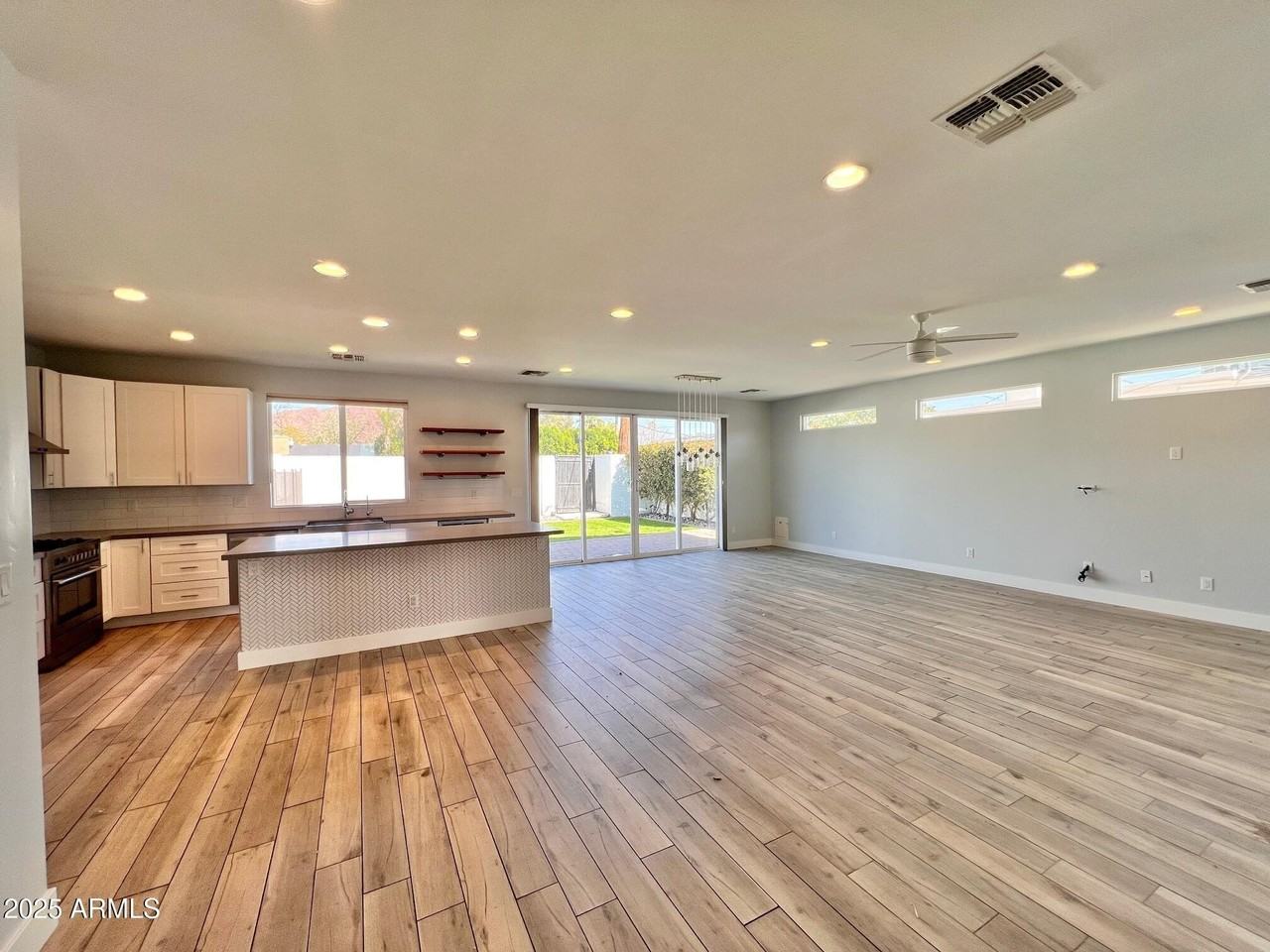 4426 E Campbell Ave - Photo 6 of 50