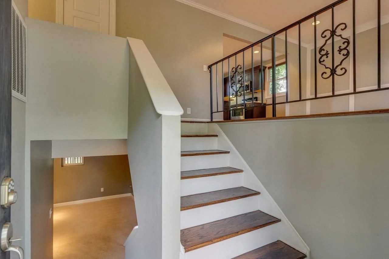 6104 Nashua Ave - Photo 7 of 16