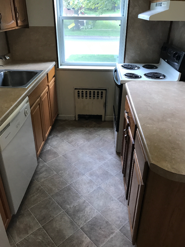 211 Easterly Pkwy - Photo 3 of 10