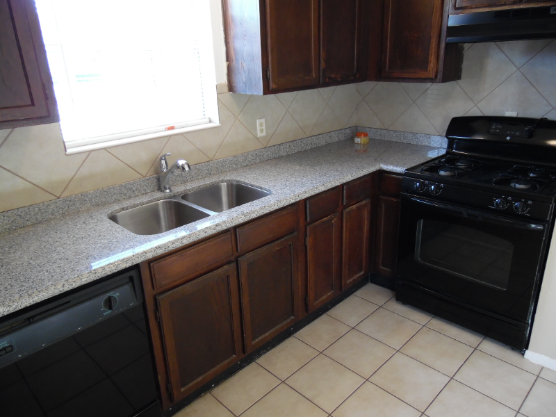 1708 N Avenue R - Photo 4 of 29