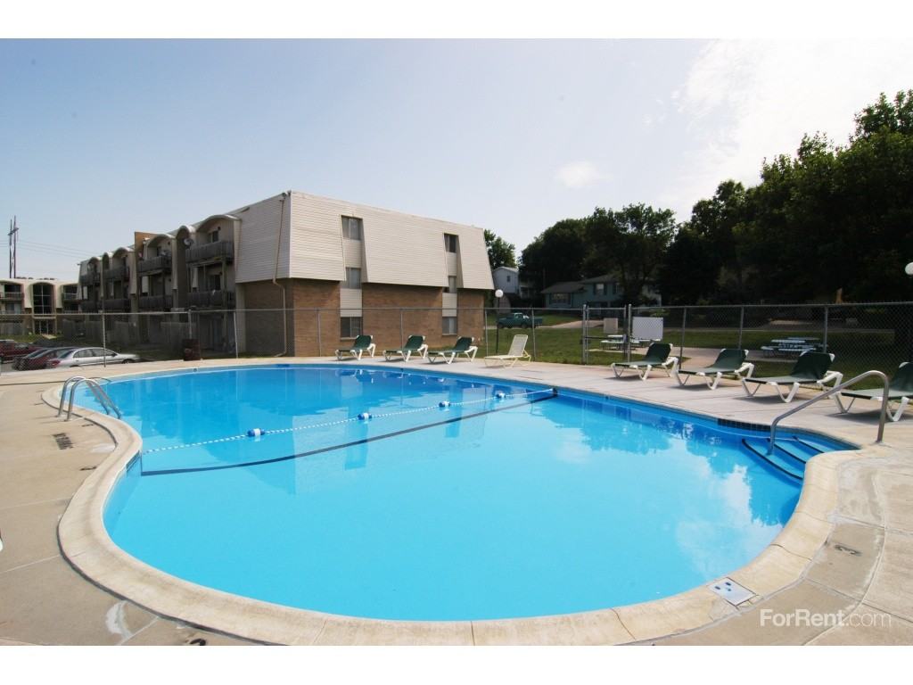 Tara Heights Apartments - Photo 3 of 19