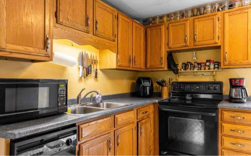 342 Main St #B - Photo 3 of 8