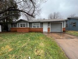 featured image of 2410 Yorktown Dr