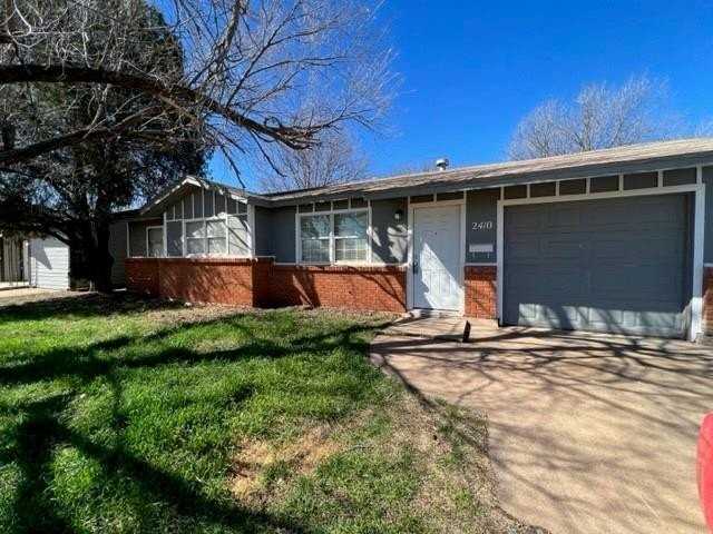 2410 Yorktown Dr - Photo 2 of 14