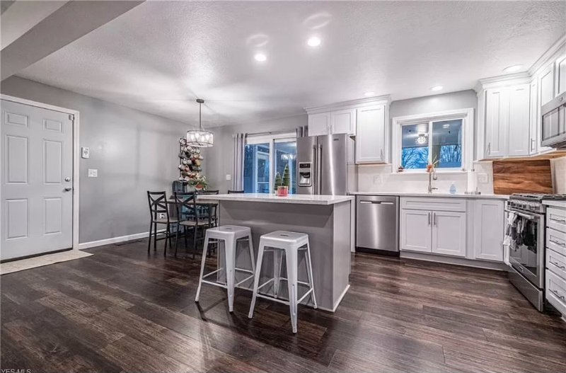 369 Whittier Ave Nw - Photo 2 of 13
