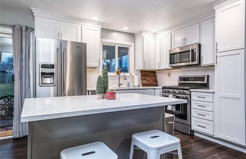 369 Whittier Ave Nw - Photo 3 of 13