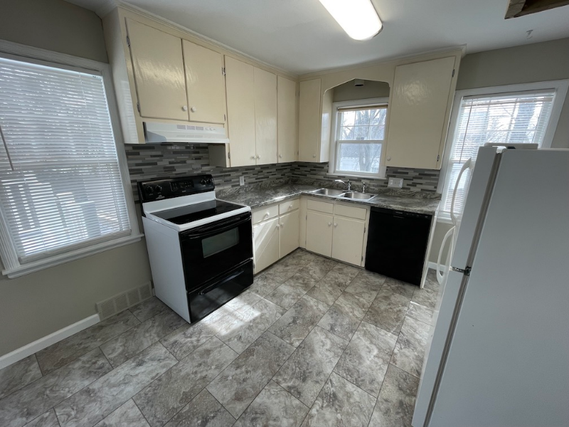 1909 N 48th St - Photo 6 of 21