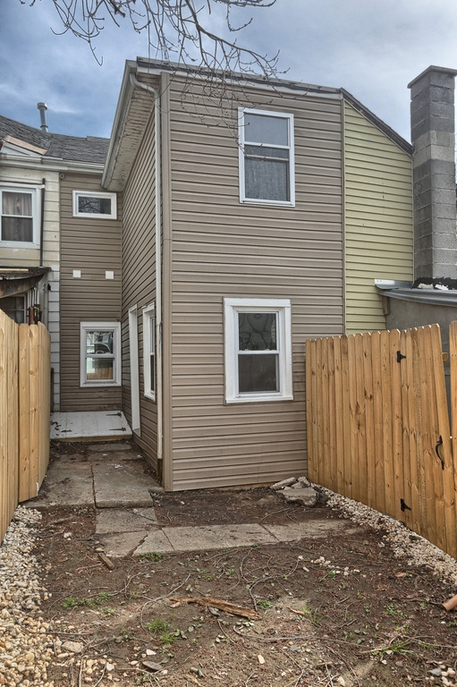 329 Perry St - Photo 2 of 40